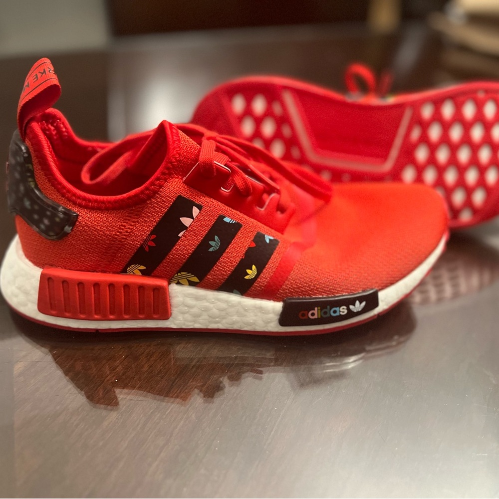 Adidas NMD R1 red with flower trim